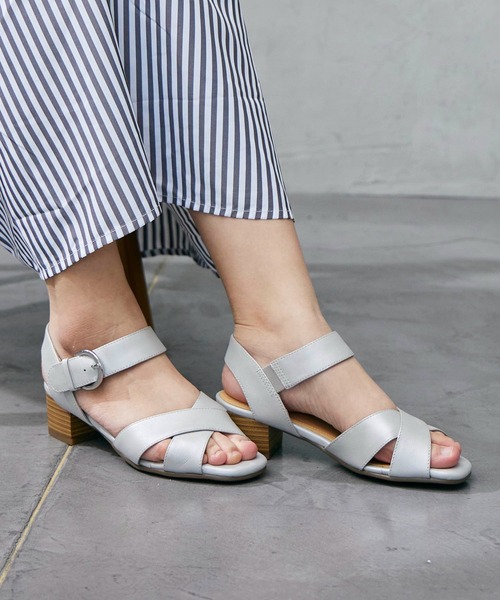 ing（イング）の「26SS新色追加【WEB限定】【3E】ストラップクロスサンダル（サンダル・レディース・アイボリー/ブラック/カーキ/シルバー/ブラウン/オレンジ/アンティークシルバー/キナリ・22.5cm/23cm/24cm/23.5cm/24.5cm）」の7枚目の写真