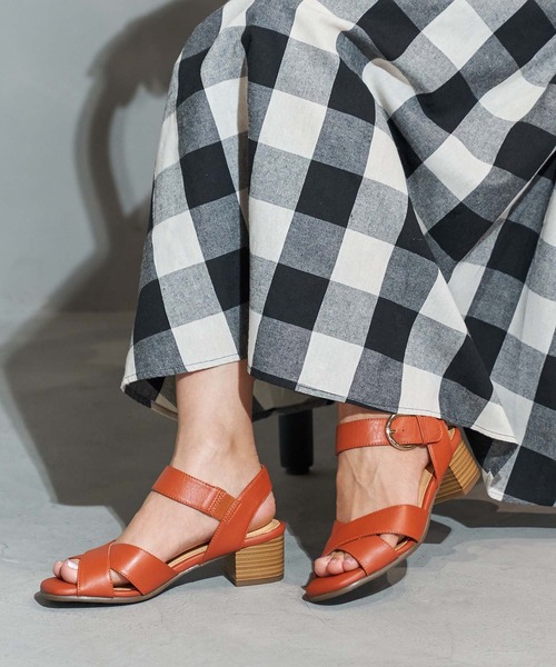 ing（イング）の「26SS新色追加【WEB限定】【3E】ストラップクロスサンダル（サンダル・レディース・アイボリー/ブラック/カーキ/シルバー/ブラウン/オレンジ/アンティークシルバー/キナリ・22.5cm/23cm/24cm/23.5cm/24.5cm）」の6枚目の写真