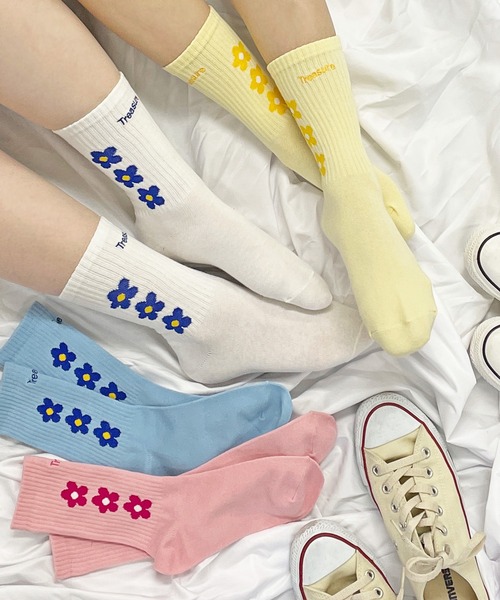 SPINNS（スピンズ）の「３連フラワーデザイン リブソックス（ソックス/靴下・レディース・ブルー/ピンク/ホワイト/イエロー・ONESIZE）」の6枚目の写真