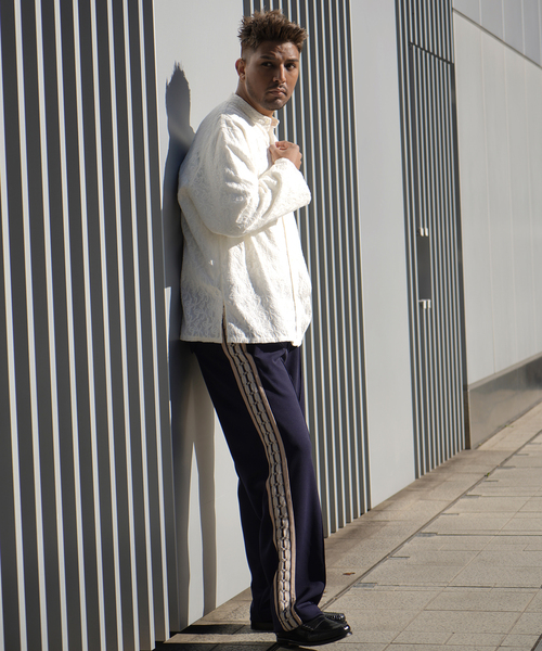 JOINT WORKS(ジョイントワークス)の「EMBROIDERY RG シャツ(シャツ/ブラウス・メンズ・アイボリー/ネイビー・MEDIUM/LARGE)」の19枚目の写真