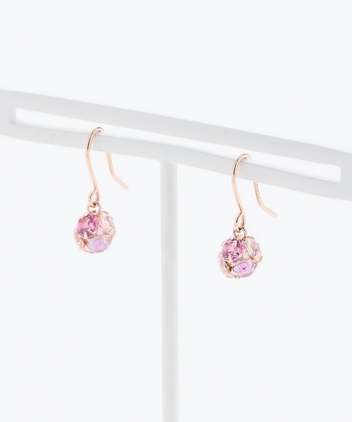 BLOOM(ブルーム)の「K10 ピンクゴールド キュービックジルコニア フック ピアス BLOOM/ブルーム(ピアス(両耳用)・レディース・ピンクゴールド・-)」の2枚目の写真