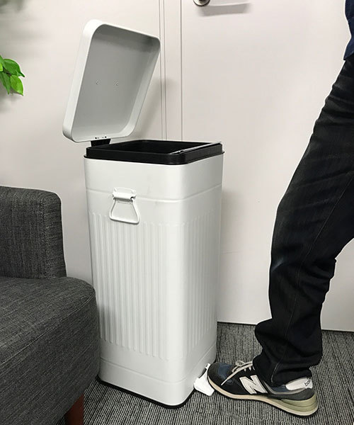 entre square(アントレスクエアー)の「bcl/Galva スクエアダストボックス 30L マットホワイト ごみ箱(ダストボックス・レディース・ホワイト・FREE)」の7枚目の写真
