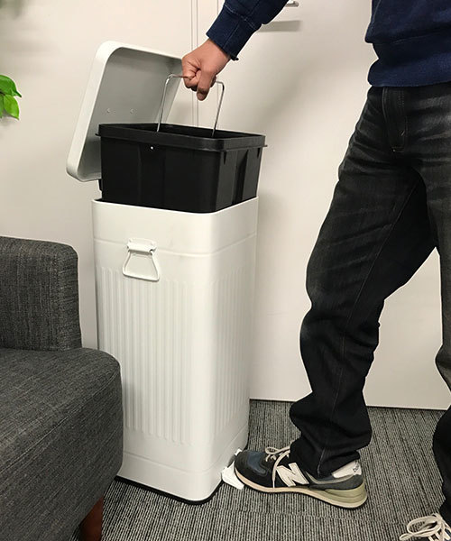 entre square(アントレスクエアー)の「bcl/Galva スクエアダストボックス 30L マットホワイト ごみ箱(ダストボックス・レディース・ホワイト・FREE)」の6枚目の写真