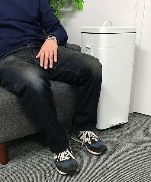 entre square(アントレスクエアー)の「bcl/Galva スクエアダストボックス 30L マットホワイト ごみ箱(ダストボックス・レディース・ホワイト・FREE)」の4枚目の写真