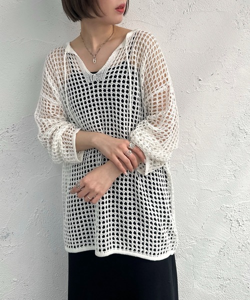 apres jour mignon（アプレジュールミニョン）の「キーネックメッシュニットプルオーバー【ZOZOTOWN限定アイテム】（ニット/セーター・レディース・アイボリー/オフホワイト/ブラック・X-LARGE/フリー）」の4枚目の写真