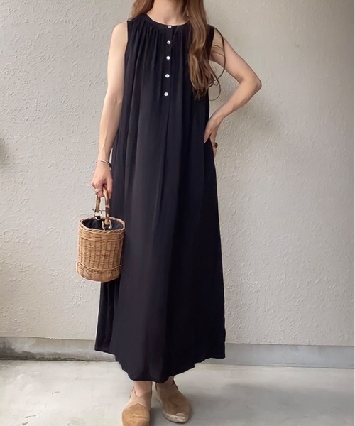 FILLOU(FILLOU)の「ギャザーノースリーブワンピース(ワンピース・レディース・ブラック/ホワイト/ベージュ・MEDIUM/LARGE/X-LARGE)」の6枚目の写真