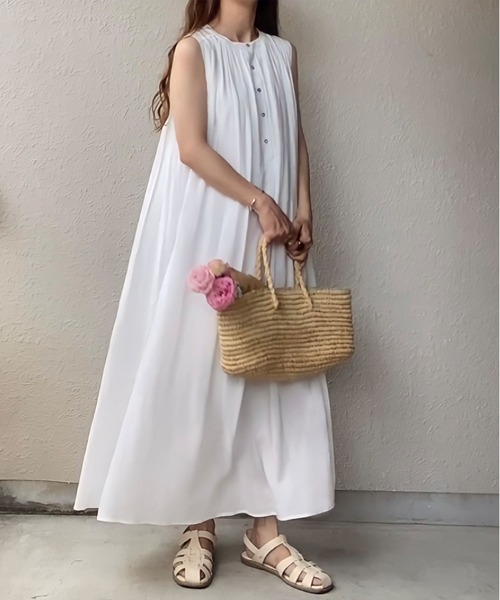 FILLOU(FILLOU)の「ギャザーノースリーブワンピース(ワンピース・レディース・ブラック/ホワイト/ベージュ・MEDIUM/LARGE/X-LARGE)」の9枚目の写真