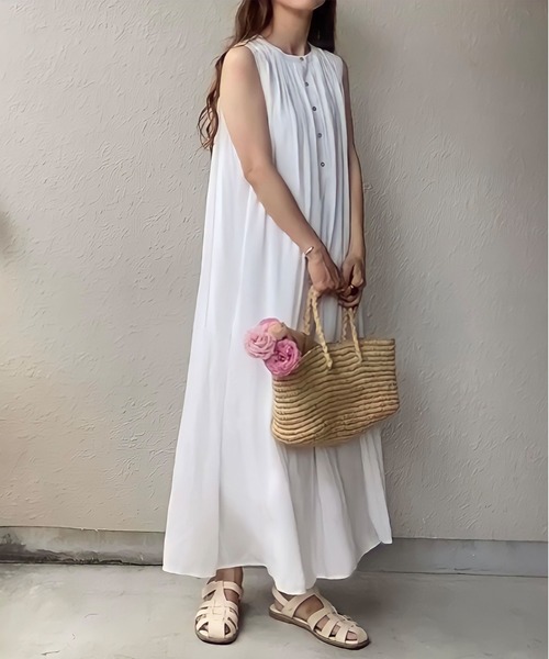 FILLOU(FILLOU)の「ギャザーノースリーブワンピース(ワンピース・レディース・ブラック/ホワイト/ベージュ・MEDIUM/LARGE/X-LARGE)」の10枚目の写真