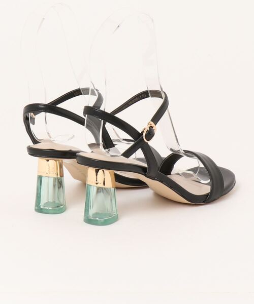 CHARLES & KEITH(チャールズ & キース)の「Oleana オレアナ クリア トラペーズヒールサンダル(サンダル・レディース・ブラック/ベビーピンク/オフホワイト/ライトピンク・23cm/23.5cm/24.5cm/25cm/25.5cm/22.5cm)」の10枚目の写真