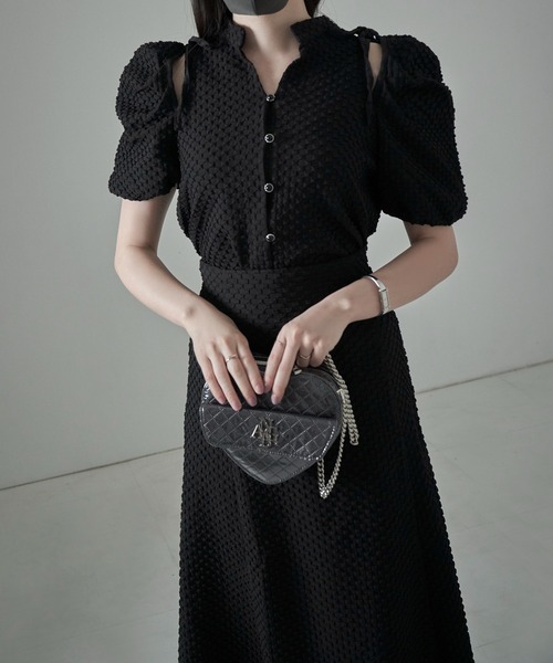 ANDGEEBEE(アンジービー)の「ジャガードリボンブラウス(シャツ/ブラウス・レディース・ホワイト/ブラック・MEDIUM)」の1枚目の写真