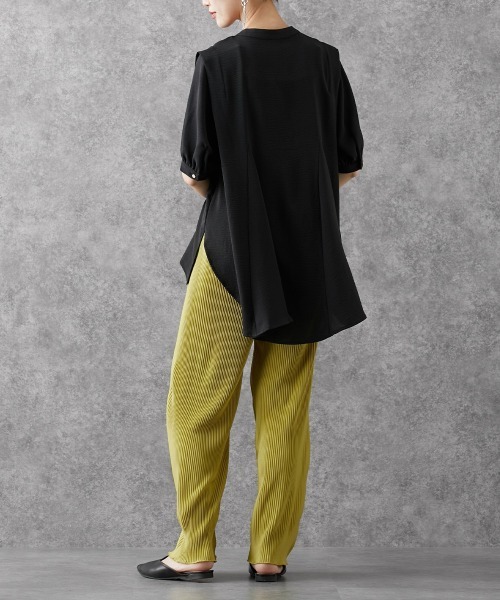 Soiunique（スワユニーク）の「とろみ感パフスリーブブラウス ［Soiunique］（シャツ/ブラウス・レディース・ブラック/ベージュ・M/L）」の13枚目の写真