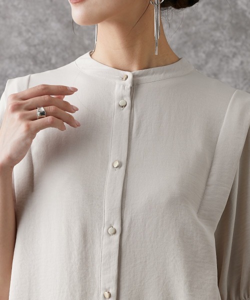 Soiunique（スワユニーク）の「とろみ感パフスリーブブラウス ［Soiunique］（シャツ/ブラウス・レディース・ブラック/ベージュ・M/L）」の15枚目の写真