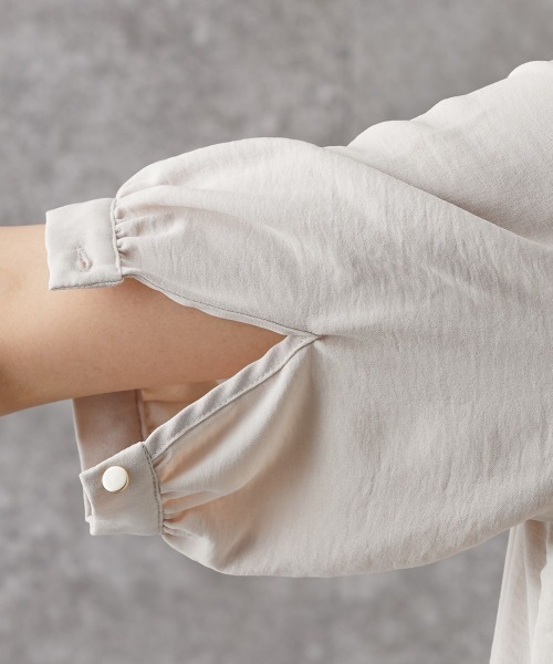 Soiunique（スワユニーク）の「とろみ感パフスリーブブラウス ［Soiunique］（シャツ/ブラウス・レディース・ブラック/ベージュ・M/L）」の6枚目の写真