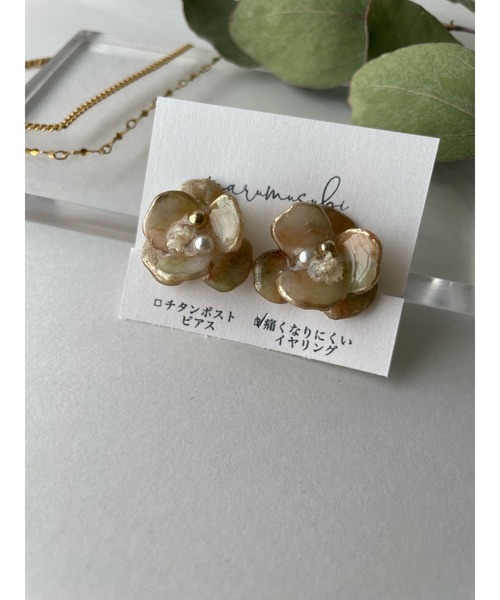 tone(トーン)の「【marumusubi】インクアートフラワーイヤリング(MA)(イヤリング・レディース・グリーン・FREE)」の4枚目の写真