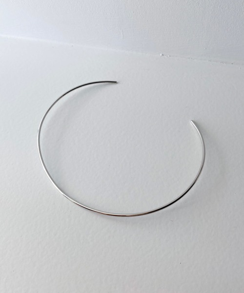 tone（トーン）の「【ECRu.】スリム　メタル　チョーカー/ネックカフ（チョーカー・レディース・ゴールド/シルバー・FREE）」の10枚目の写真