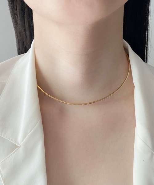 tone（トーン）の「【ECRu.】スリム　メタル　チョーカー/ネックカフ（チョーカー・レディース・ゴールド/シルバー・FREE）」の3枚目の写真