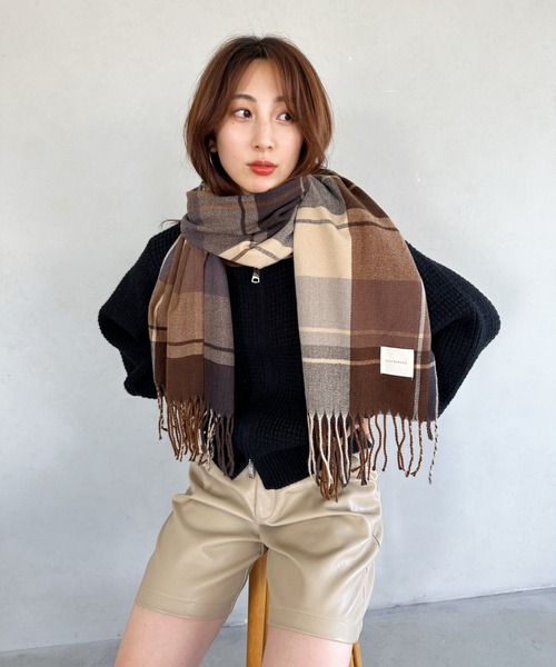 un+frame(アンフレーム)の「tartan check stall muffler/タータンチェック柄大判マフラー(マフラー・レディース・ライトブルー/ネイビー/ブラウン/レッド・FREE)」の17枚目の写真