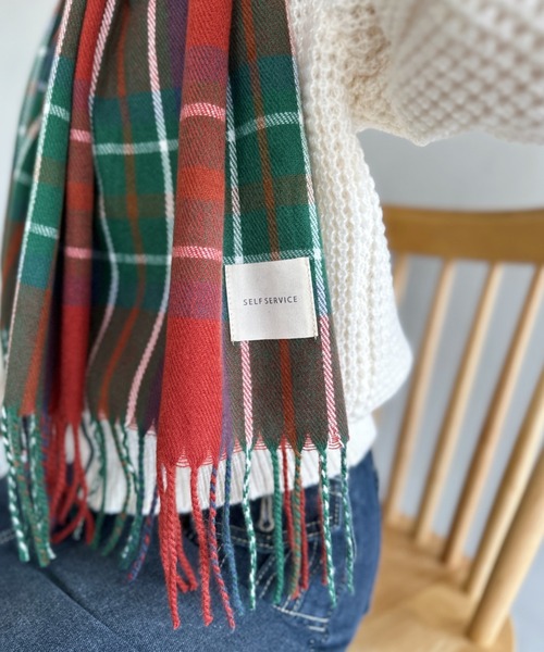 un+frame(アンフレーム)の「tartan check stall muffler/タータンチェック柄大判マフラー(マフラー・レディース・ライトブルー/ネイビー/ブラウン/レッド・FREE)」の14枚目の写真