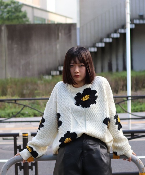 ADAMPATEK フラワー柄ケーブルクルーネックニット ADAMPATEK フラワー柄ケーブルクルーネックニット