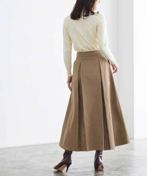 Pierrot(ピエロ)の「タックデザインフレアスカート(スカート・レディース・キャメル/グレイッシュベージュ/ブラック・L/PM/M)」の5枚目の写真