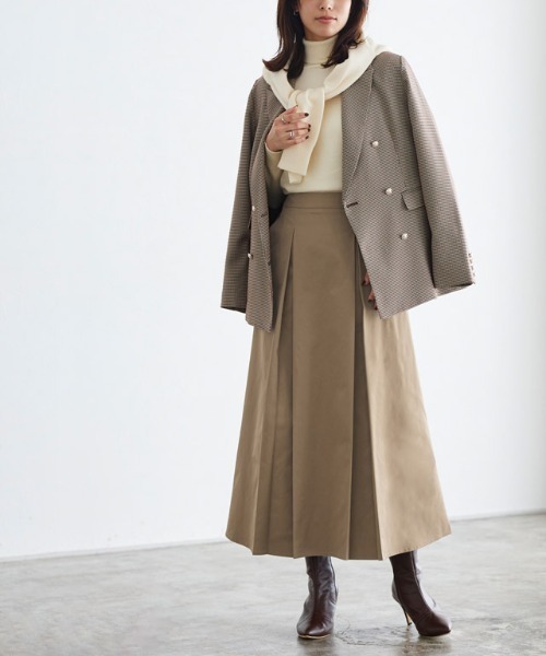 Pierrot(ピエロ)の「タックデザインフレアスカート(スカート・レディース・キャメル/グレイッシュベージュ/ブラック・L/PM/M)」の7枚目の写真