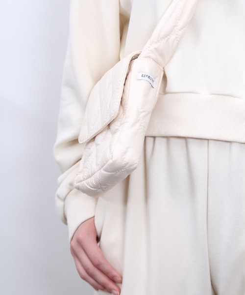 3.3 Field Trip (3.3フィールドトリップ)の「3.3 Field Trip/PADDING BAG 2982269(ショルダーバッグ・レディース・ブラック/アイボリー・FREE)」の6枚目の写真