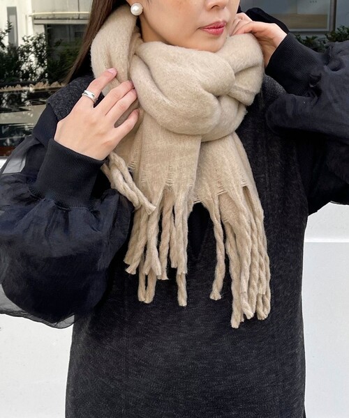 fredy emue（フレディエミュ）の「再生ポリボリュームストール（ストール/ショール・レディース・ライトグリーン/ラベンダー/キナリ/ブラウン・FREE）」の3枚目の写真