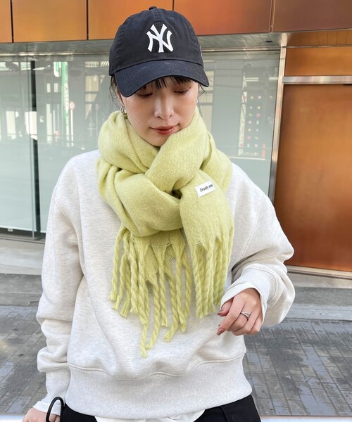 fredy emue（フレディエミュ）の「再生ポリボリュームストール（ストール/ショール・レディース・ライトグリーン/ラベンダー/キナリ/ブラウン・FREE）」の5枚目の写真