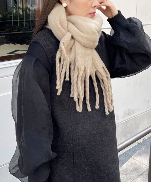 fredy emue（フレディエミュ）の「再生ポリボリュームストール（ストール/ショール・レディース・ライトグリーン/ラベンダー/キナリ/ブラウン・FREE）」の7枚目の写真