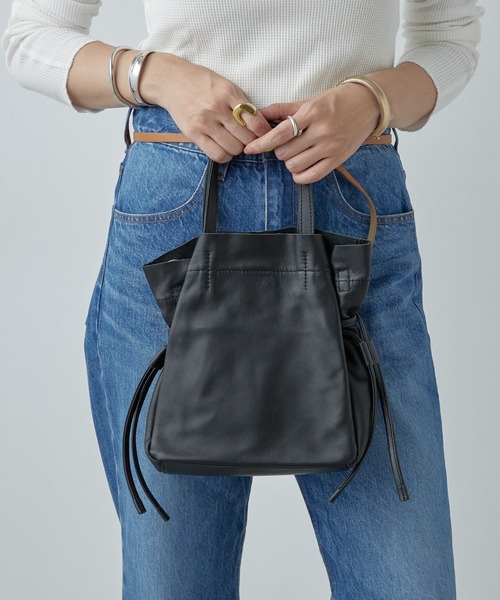 SHENERY（シーナリー）の「レザー巾着ショルダーバッグ（ショルダーバッグ・レディース・シルバー/ブラック・FREE）」の15枚目の写真