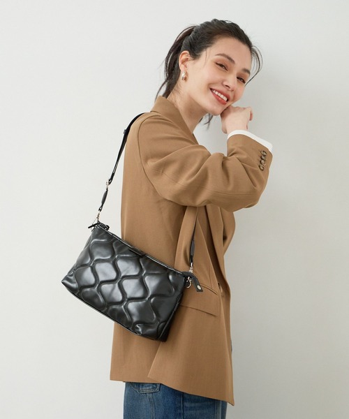 BAYFLOW（ベイフロー）の「キルティングショルダーバッグ（ショルダーバッグ・レディース・シルバー/ブラック/アイボリー・FREE）」の12枚目の写真