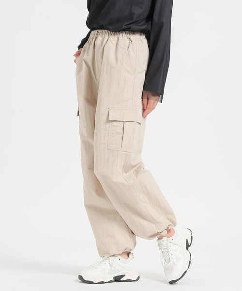 Honeys（ハニーズ）の「カーゴパンツ（カーゴパンツ・レディース・ホワイト/ピンク/ベージュ/ブラック/カーキ/チャコールグレー/サックスブルー/ミント・SS/S/M/L/LL）」の4枚目の写真