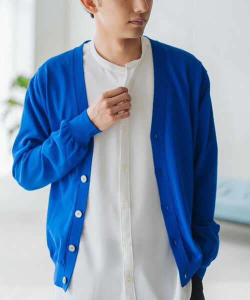 EDIFICE（エディフィス）の「16ゲージ アイスコットン Vネック カーディガン（カーディガン/ボレロ・メンズ・ブラック/ベージュ系その他/グリーン/ブルー系その他/レッド・MEDIUM/LARGE）」の4枚目の写真