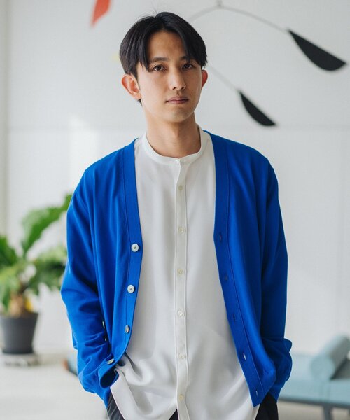 EDIFICE（エディフィス）の「16ゲージ アイスコットン Vネック カーディガン（カーディガン/ボレロ・メンズ・ブラック/ベージュ系その他/グリーン/ブルー系その他/レッド・MEDIUM/LARGE）」の10枚目の写真