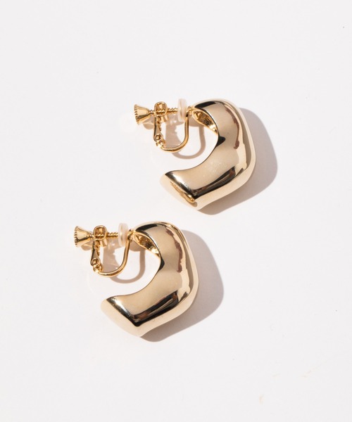 WCJ（ダブルシージェイ）の「ニュアンスフープイヤリング（イヤリング・レディース・ゴールド/シルバー・FREE）」の5枚目の写真