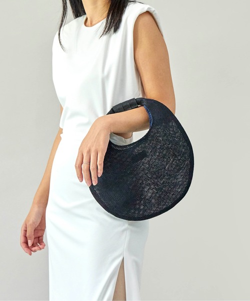 LE VERNIS（ル・ベルニ）の「LE VERNIS(ル・ベルニ)Mesh round bag S（ハンドバッグ・レディース・レッド/ライム/ベージュ/ブラック・FREE）」の6枚目の写真