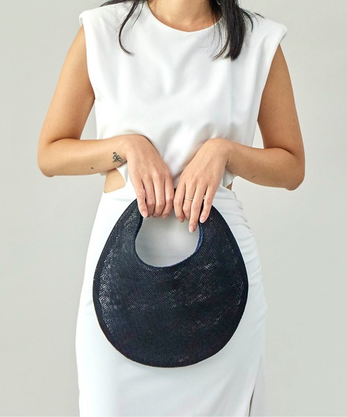 LE VERNIS（ル・ベルニ）の「LE VERNIS(ル・ベルニ)Mesh round bag S（ハンドバッグ・レディース・レッド/ライム/ベージュ/ブラック・FREE）」の5枚目の写真