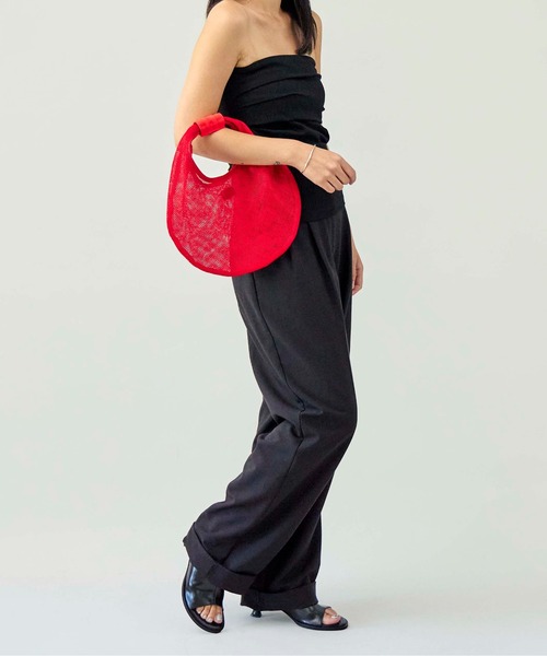 LE VERNIS（ル・ベルニ）の「LE VERNIS(ル・ベルニ)Mesh round bag S（ハンドバッグ・レディース・レッド/ライム/ベージュ/ブラック・FREE）」の13枚目の写真