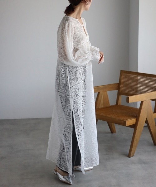 r.（アールドット）の「ブロックレースボリュームスリーブ