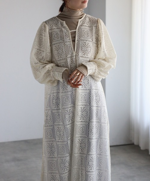 r.(アールドット)の「ブロックレースボリュームスリーブスリットワンピース(ワンピース・レディース・ブラック/アイボリー/ホワイト/ブラウン・FREE)」の18枚目の写真