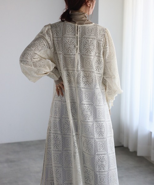 r.(アールドット)の「ブロックレースボリュームスリーブスリットワンピース(ワンピース・レディース・ブラック/アイボリー/ホワイト/ブラウン・FREE)」の20枚目の写真