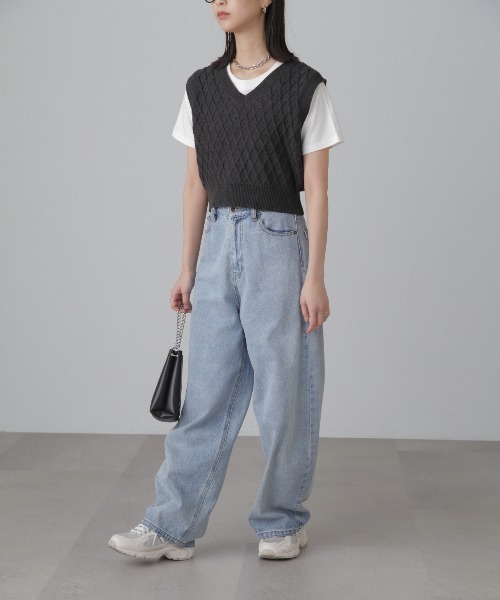 FREE'S MART（フリーズマート）の「Vネックニットベスト（ベスト・レディース・ライトグリーン/ブラック/オフホワイト・FREE）」の9枚目の写真