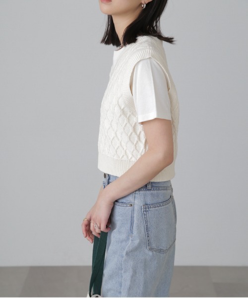 FREE'S MART（フリーズマート）の「Vネックニットベスト（ベスト・レディース・ライトグリーン/ブラック/オフホワイト・FREE）」の17枚目の写真