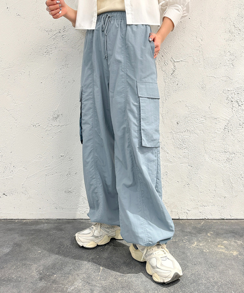 apres jour mignon(アプレジュールミニョン)の「カーゴパンツ(カーゴパンツ・レディース・ブルー・X-LARGE)」の1枚目の写真