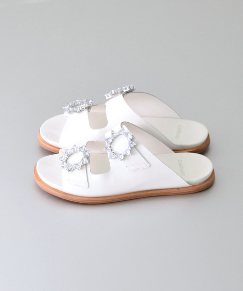 CARRANO(カラーノ)の「【CARRANO】ビジューバックルフラットサンダル(642306)(サンダル・レディース・ブラック/ラベンダー/ホワイト・38/39/35/36/37)」の6枚目の写真