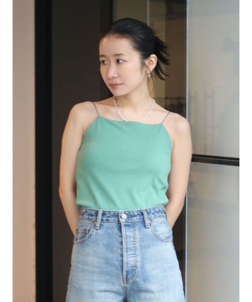 Ungrid（アングリッド）の「パット付きスクエアキャミソール（キャミソール・レディース・アイボリー/ブラック/グリーン・FREE）」の3枚目の写真
