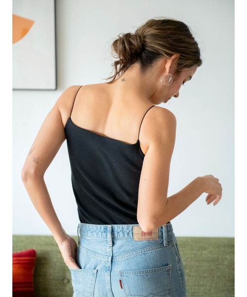 Ungrid（アングリッド）の「パット付きスクエアキャミソール（キャミソール・レディース・アイボリー/ブラック/グリーン・FREE）」の13枚目の写真