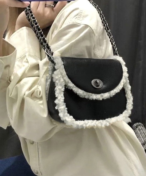 Miniministore(ミニミニストア)の「ミニショルダーバッグ チェーンショルダー(ショルダーバッグ・レディース・ブラック・FREE)」の5枚目の写真