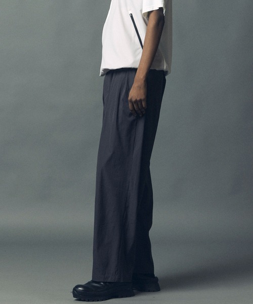 MAISON SPECIAL(メゾンスペシャル)の「《UNISEX》【SPORTS TECH HIGH SPEC LINE】Three-Tuck Wide Pants/3タックワイドパンツ【MAISON SPECIAL/メゾンスペシャル】(その他パンツ・メンズ・チャコールグレー/ブラック・0/1)」の18枚目の写真