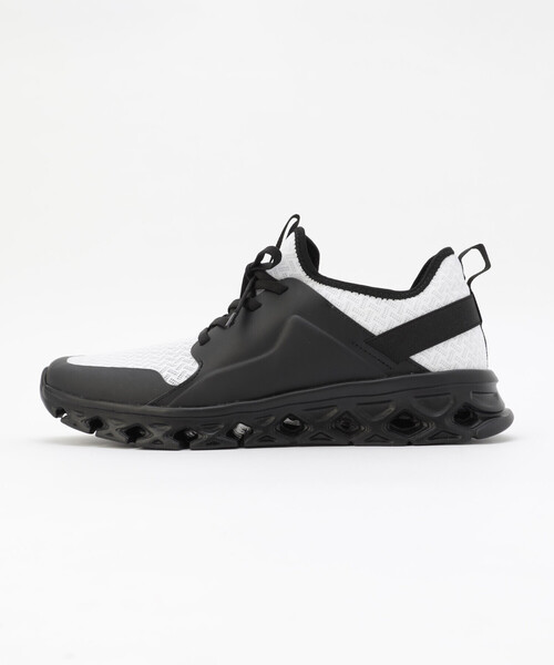 COMME CA ISM(コムサイズム)の「メッシュ スニーカー(スニーカー・メンズ・ホワイト/ブラック・27cm/26cm)」の1枚目の写真